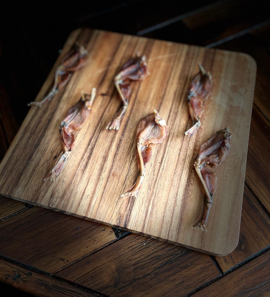 Frog Legs (6pcs/pack)